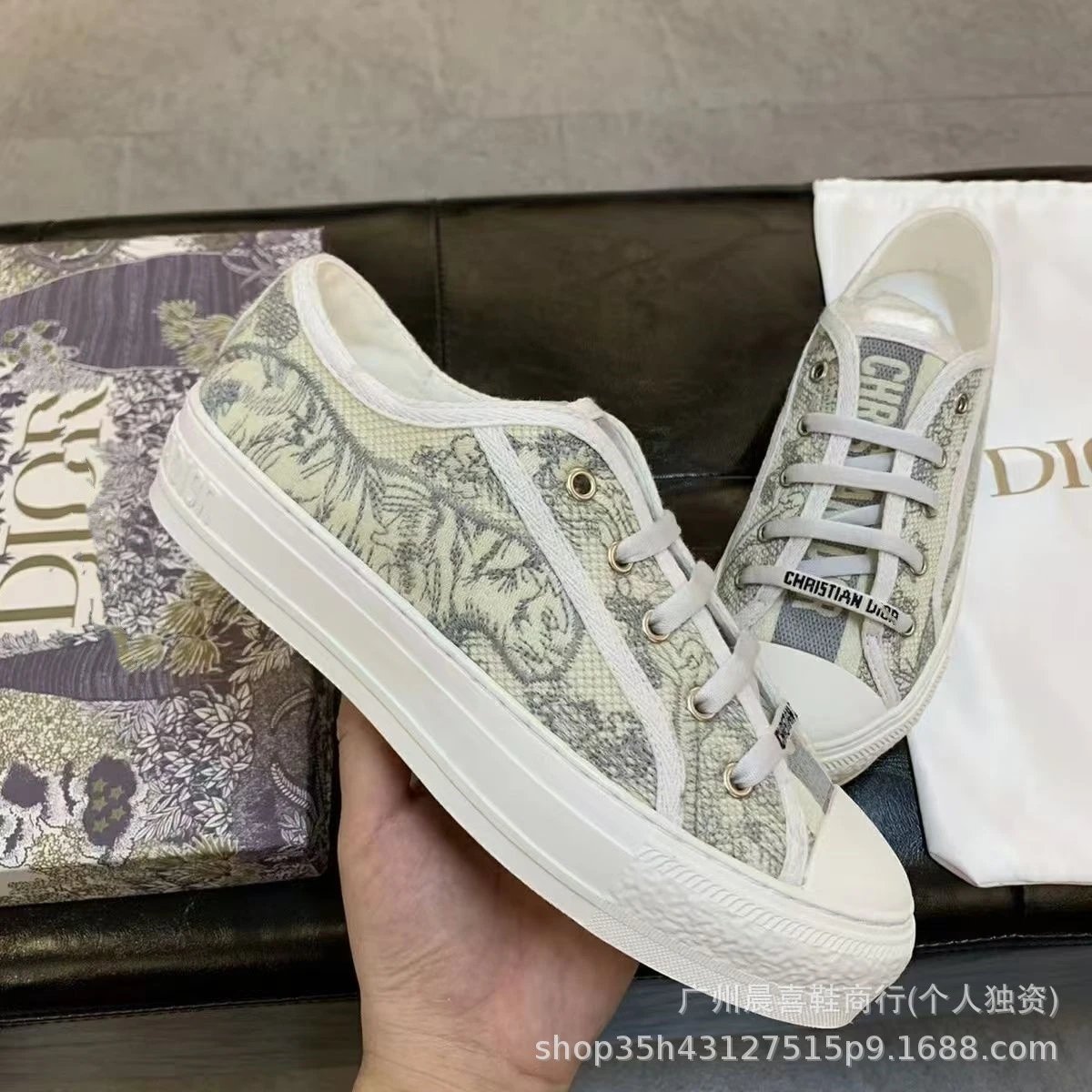 Flat Tiger Grey