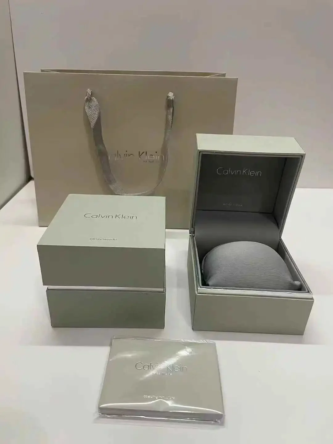 Caja de Reloj Calvin Klein
