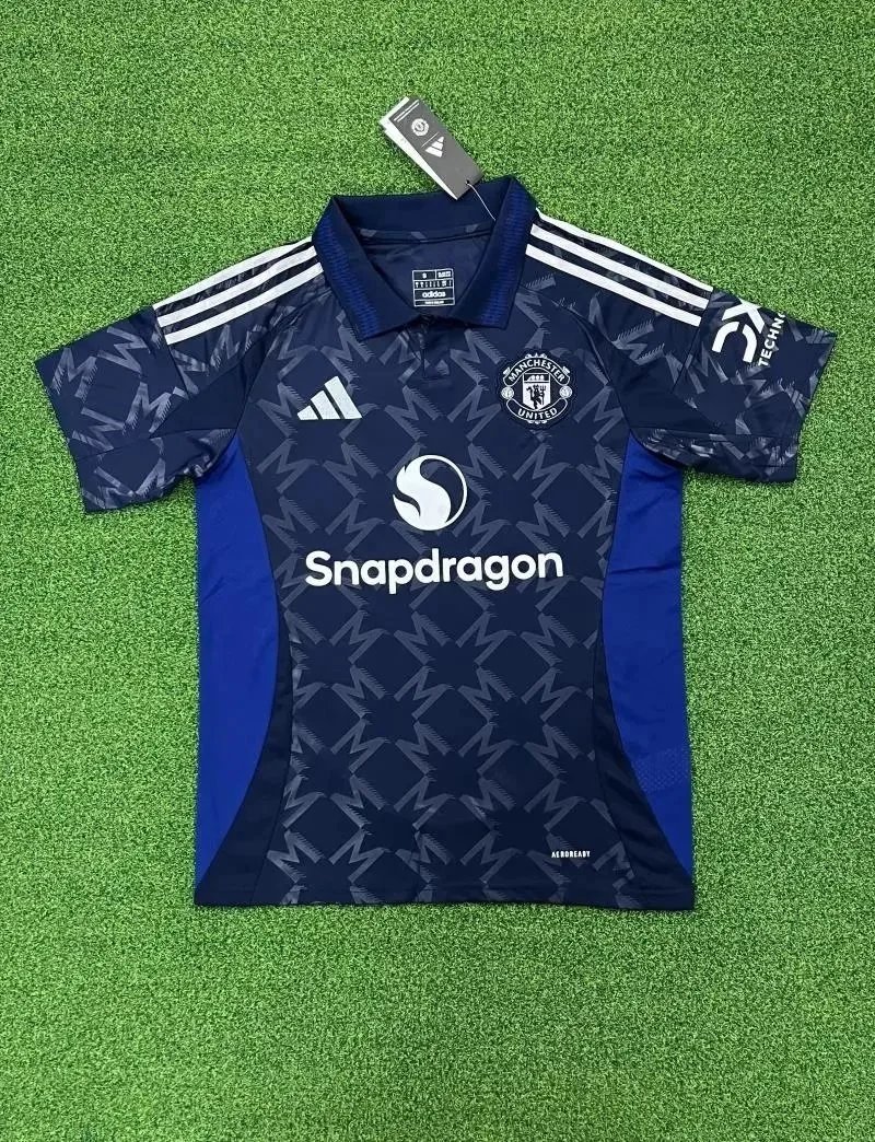 24-25 Manchester United away