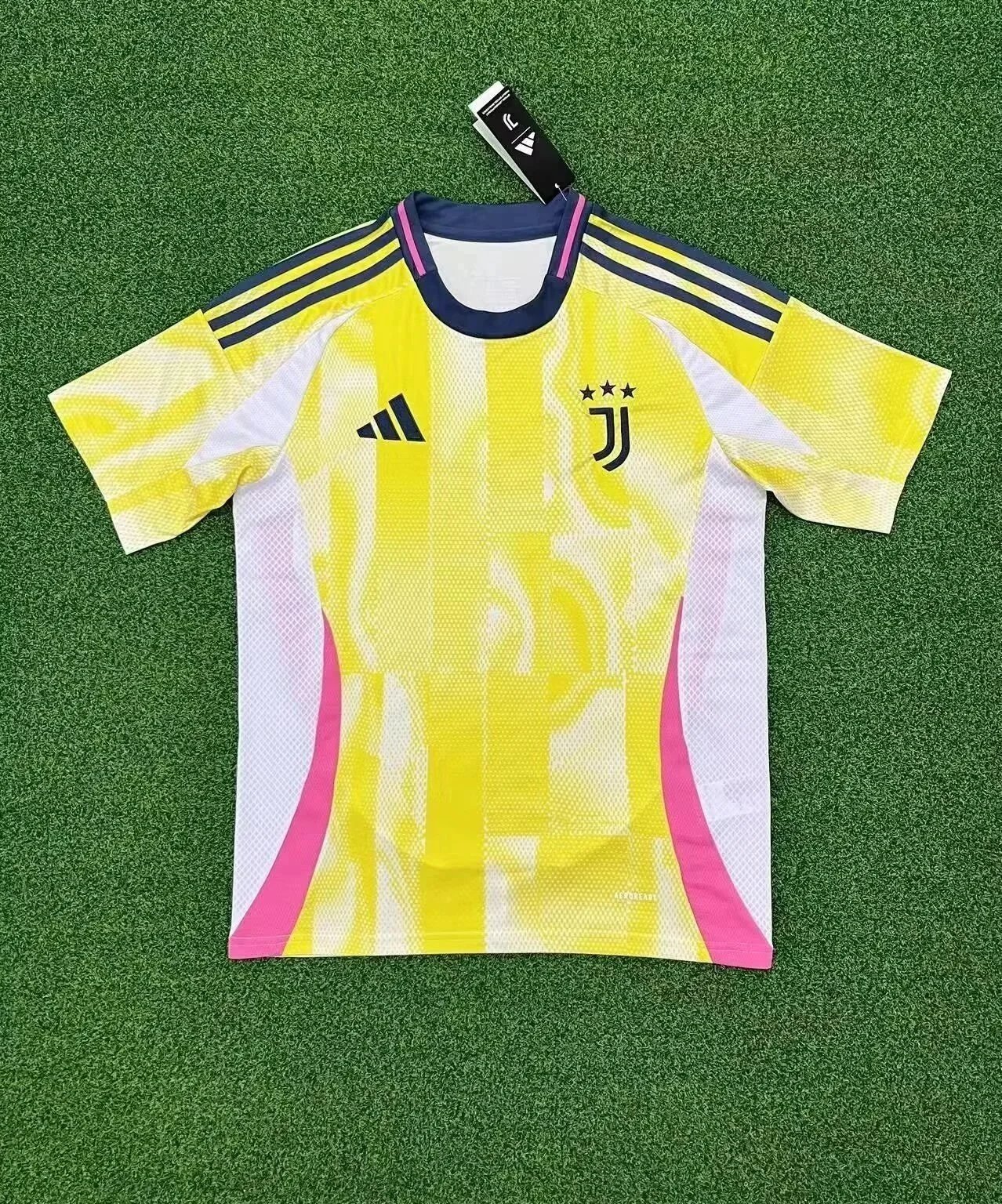 24-25 Juve away