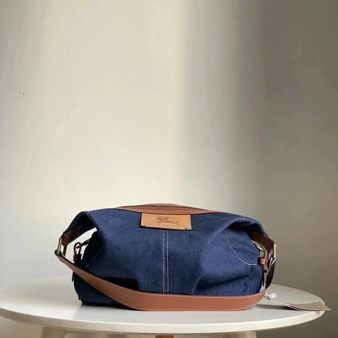 Burberry Crossbody Bags Double-Zip Bag — 28/13/26cm