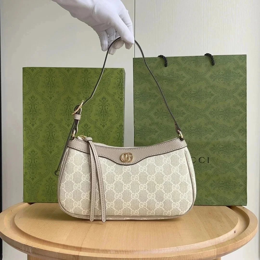 Chanel Quilted Chain-Strap Crossbody Bag — 25X15X6.5c m