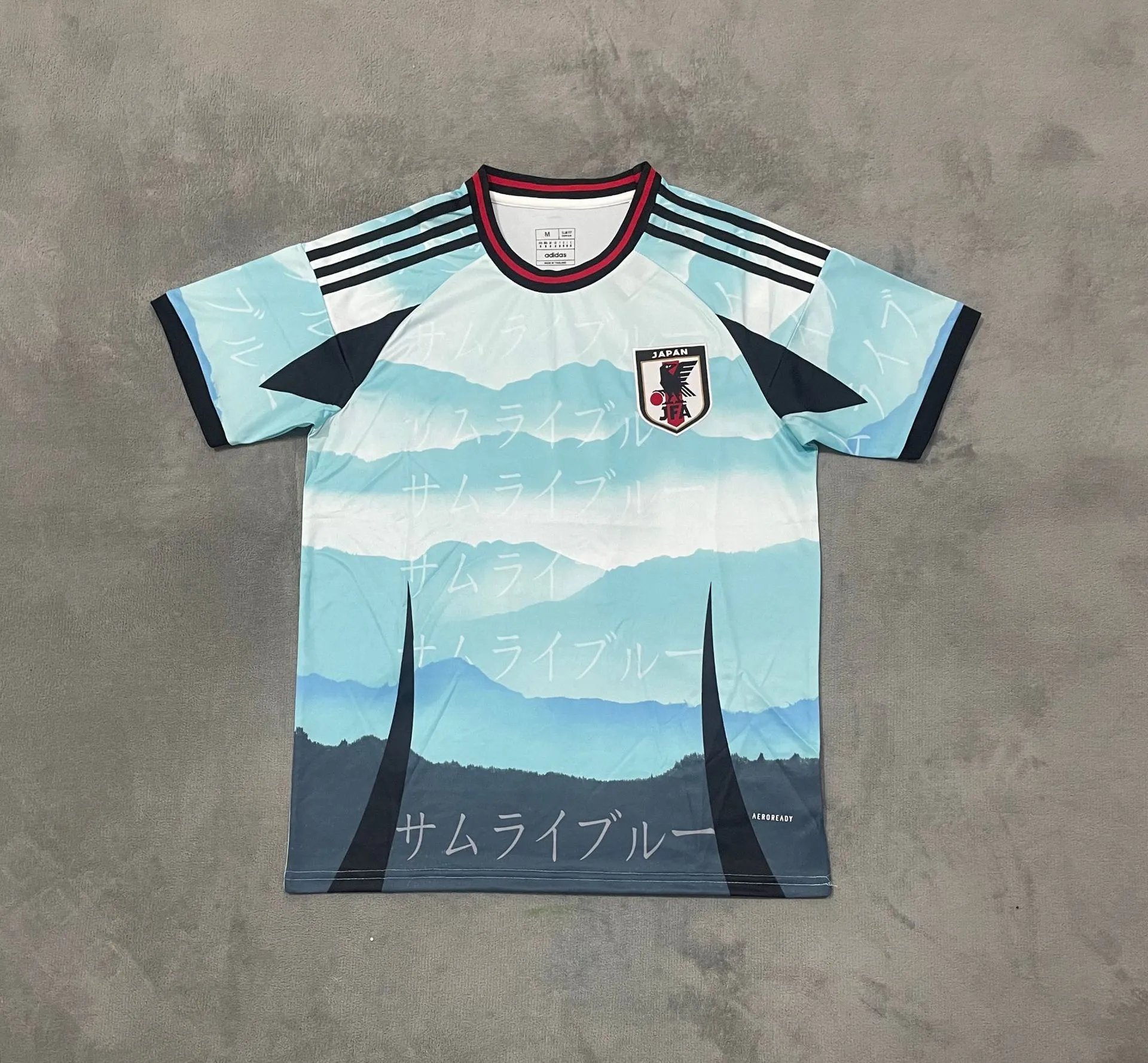 24-25 Blue Mountains, Japan