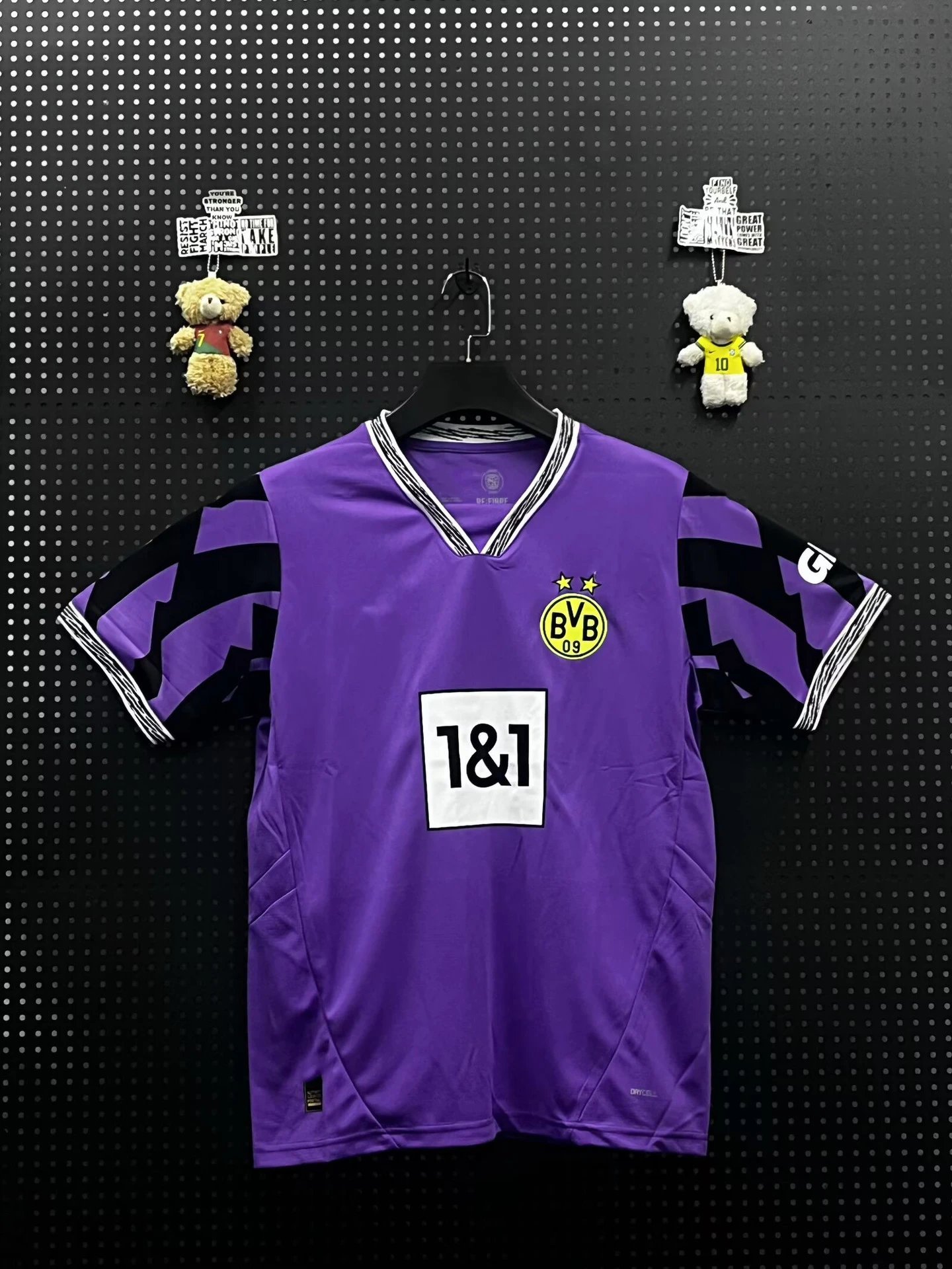 2526 Dortmund goalkeeper