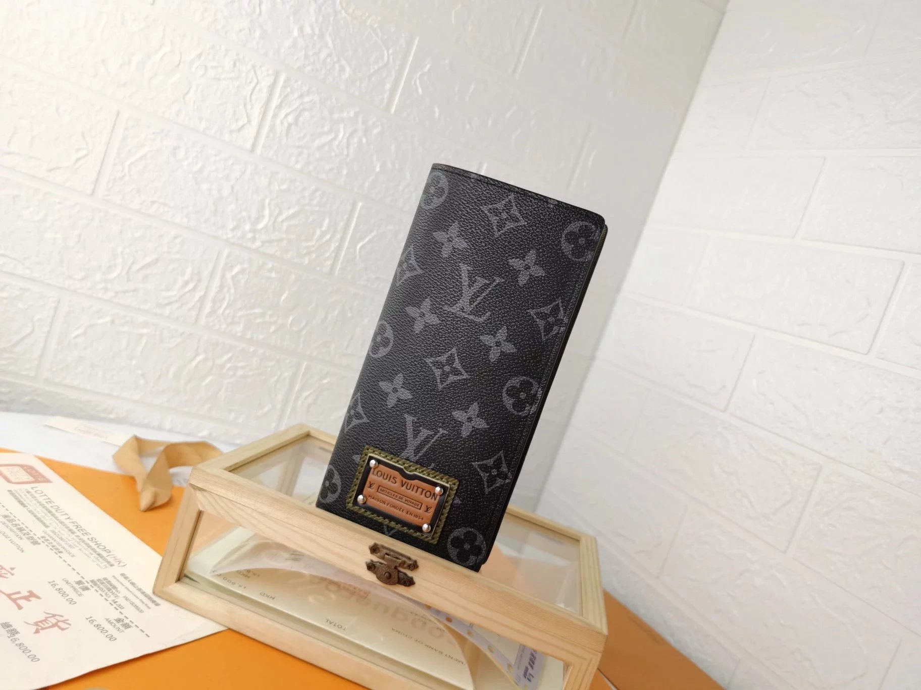 Wallet from JJ Foreign trade
