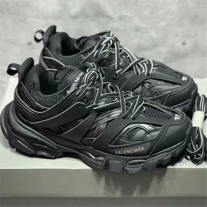 Sport Shoe photo 2