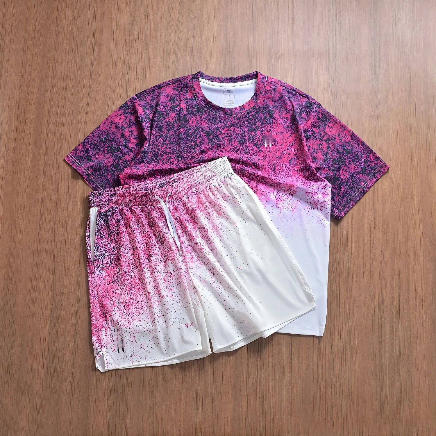 On Gradient Splatter Print Quick Dry Running Set