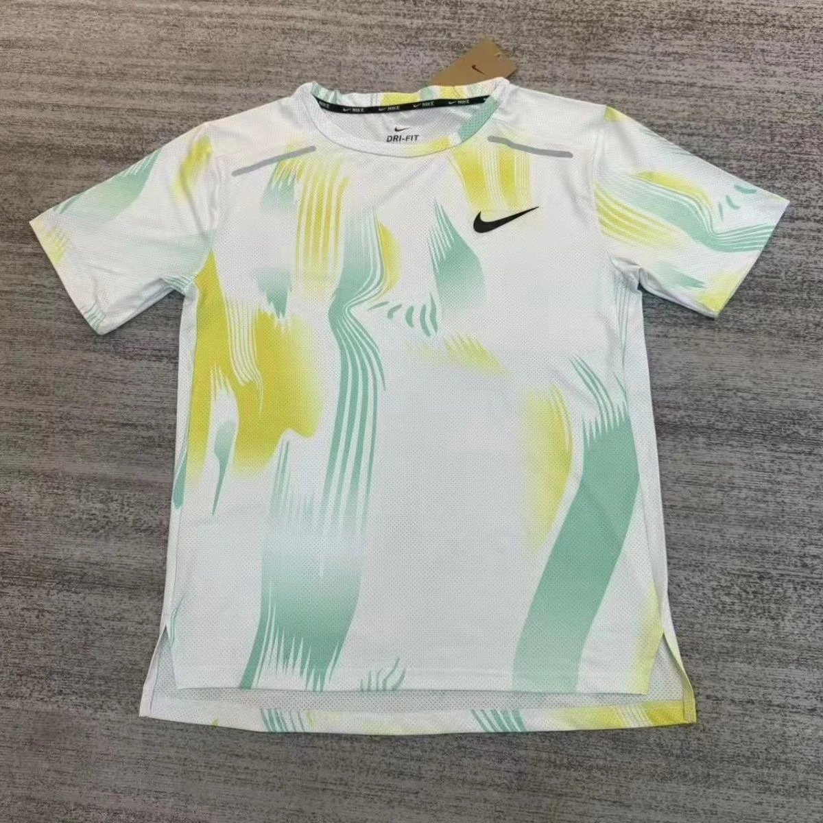 Nike Dri-FIT Short Sleeve Running T-Shirt with Abstract Print