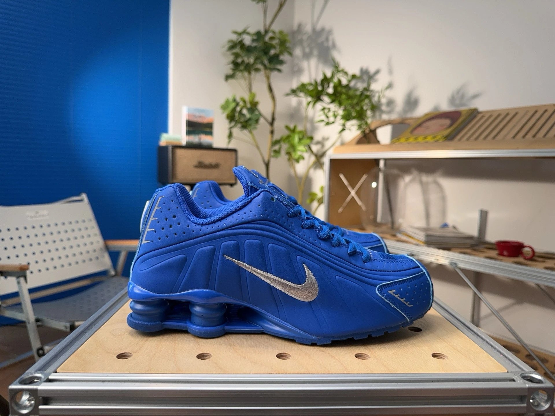 Nike Shox R4 Lifestyle Sneakers