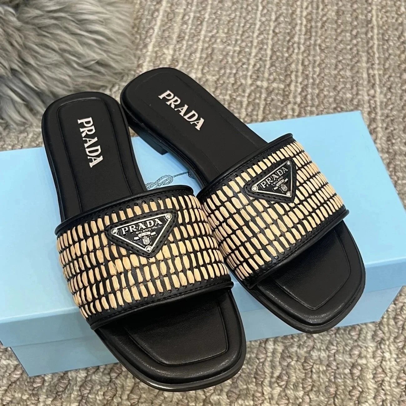 Prada Re-Edition 2005 Woven Slide Sandals T-Shirt