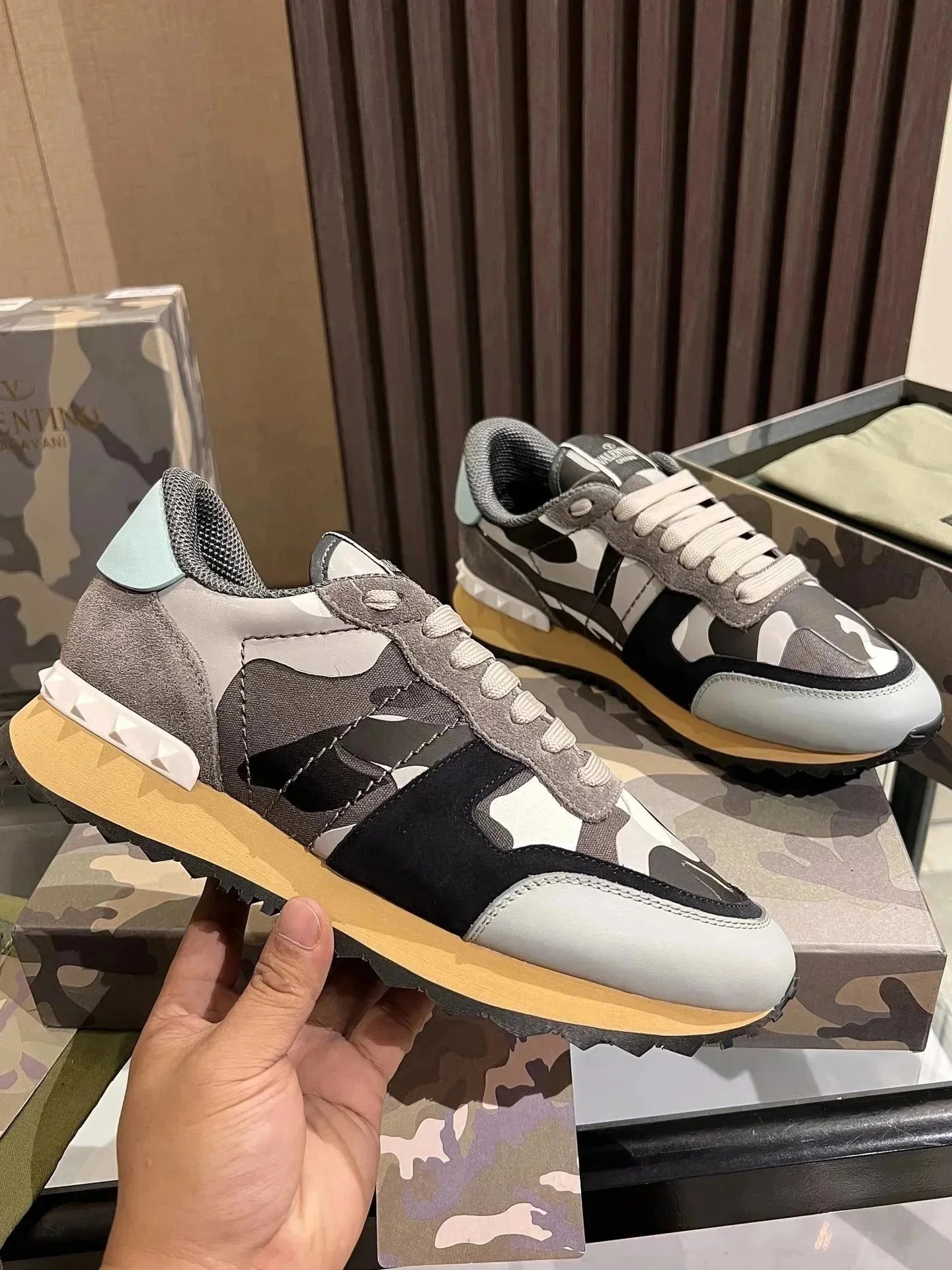 Valentino Rockrunner