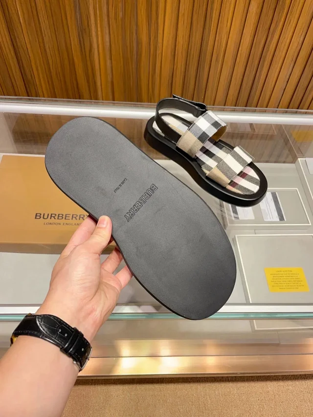 Burberry Sandals Check Cross-Strap product detail image 7