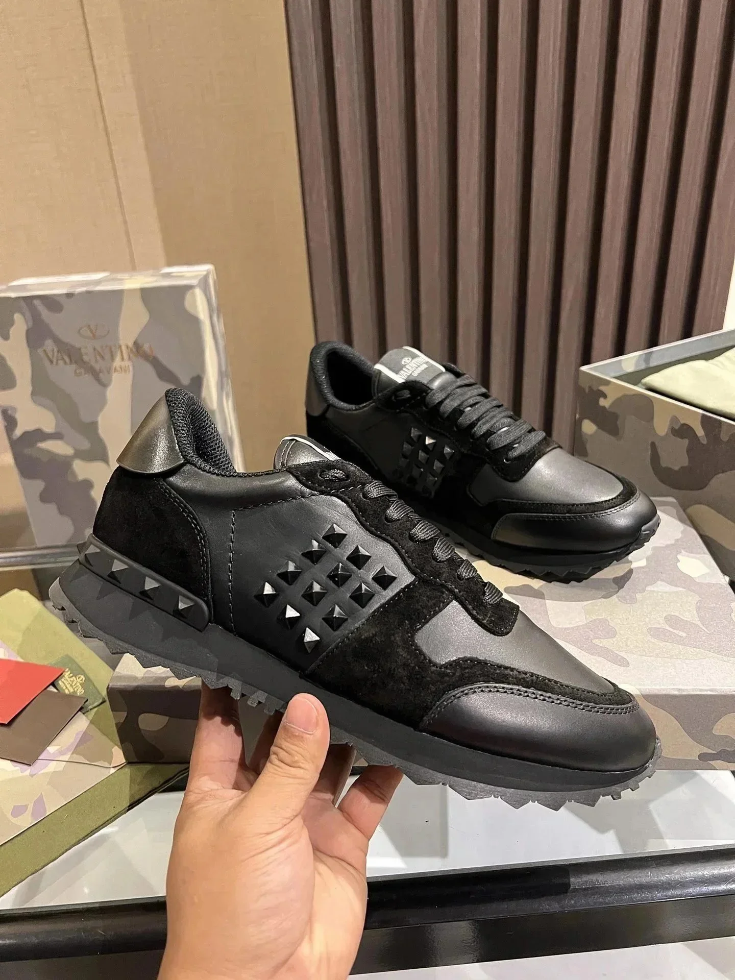 Valentino Rockstud B