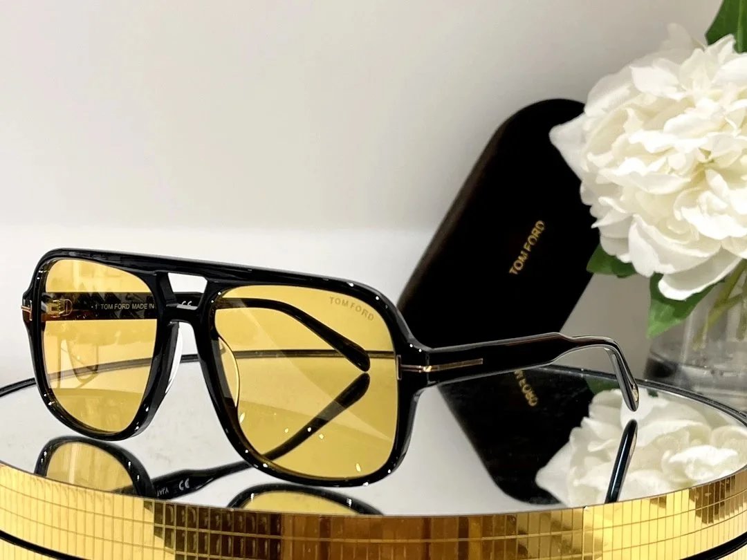 Tom Ford Eyewear Square aviator sunglasses with brow bar and T-logo temples — 16