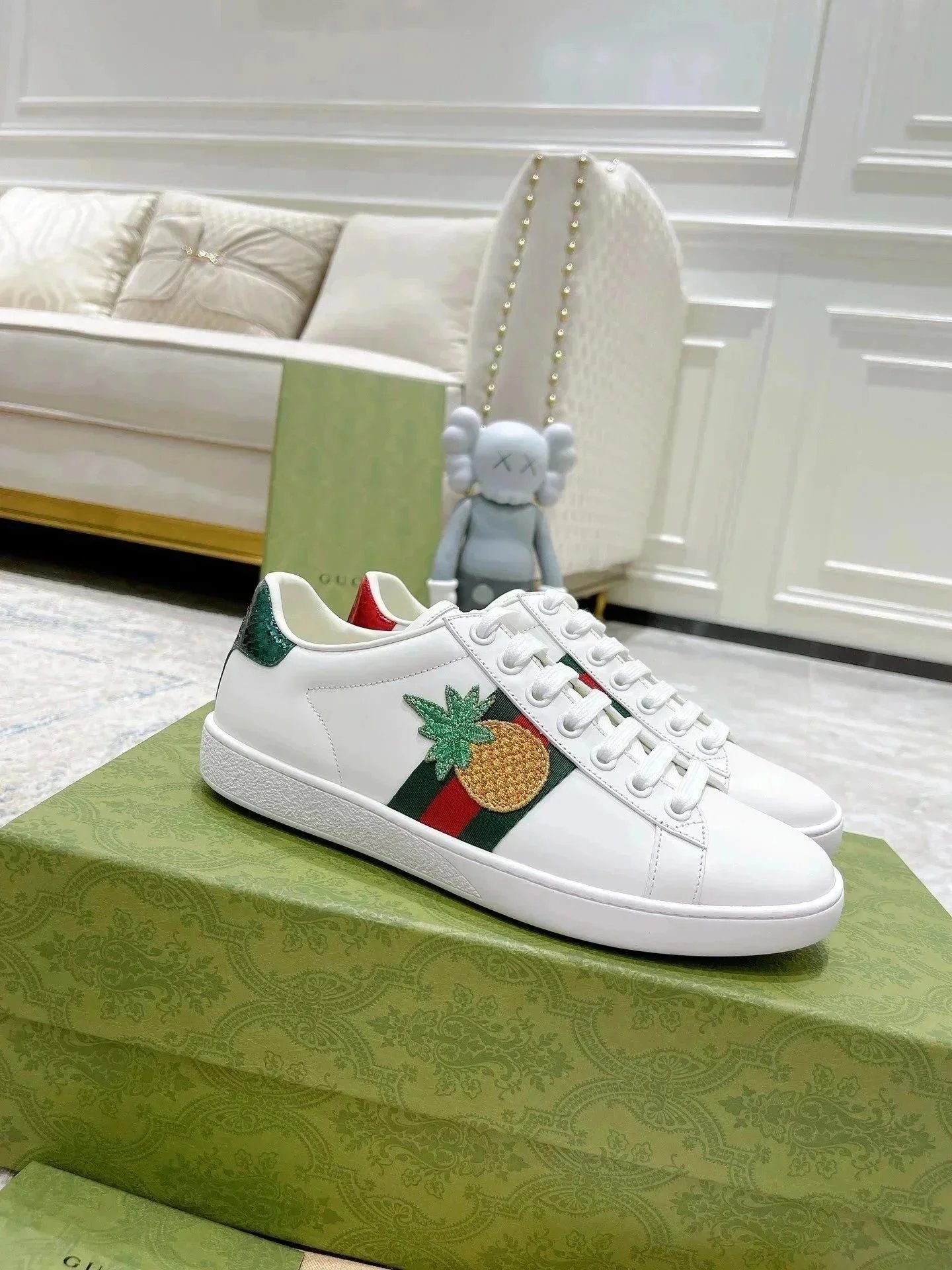 Spliced Retro Lace-Up Sneakers photo 7