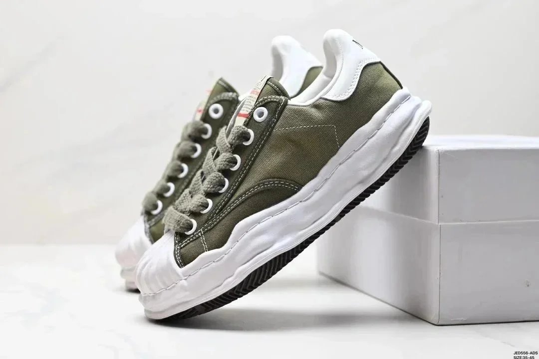 UNNY BAND Black White Casual Sneakers
