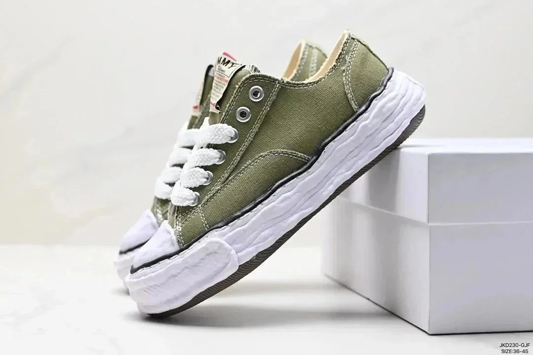 MM6 Maison Margiela Tabi-Style Oversized Sneakers Black / White Chunky Sneakers product detail 7 in Litbuy spreadsheet finds