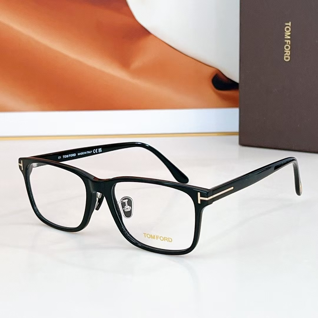 Tom Ford Eyewear Square aviator sunglasses with brow bar and T-logo temples — 34