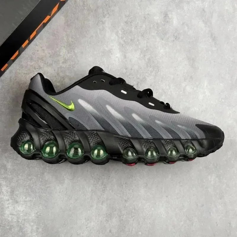 Nike Shox R4 Sneakers