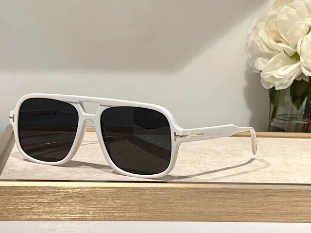Tom Ford Eyewear Square aviator sunglasses with brow bar and T-logo temples product detail image 4