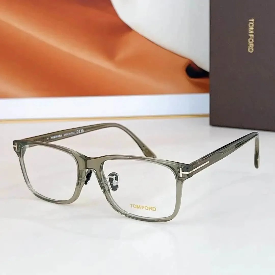 Tom Ford Eyewear Square aviator sunglasses with brow bar and T-logo temples — 35