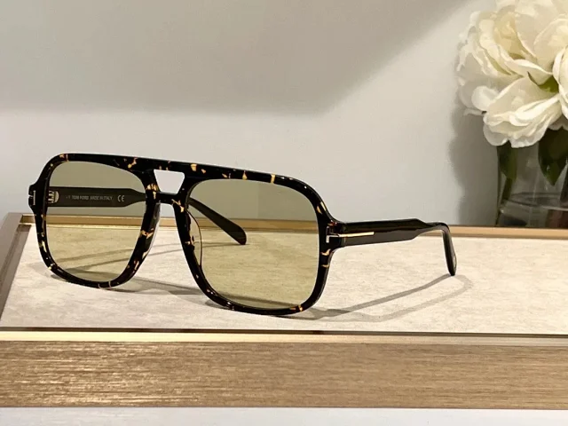 Tom Ford Eyewear Square aviator sunglasses with brow bar and T-logo temples product detail image 2