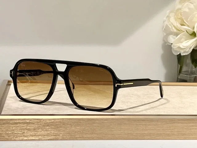 Tom Ford Eyewear Square aviator sunglasses with brow bar and T-logo temples product detail image 8
