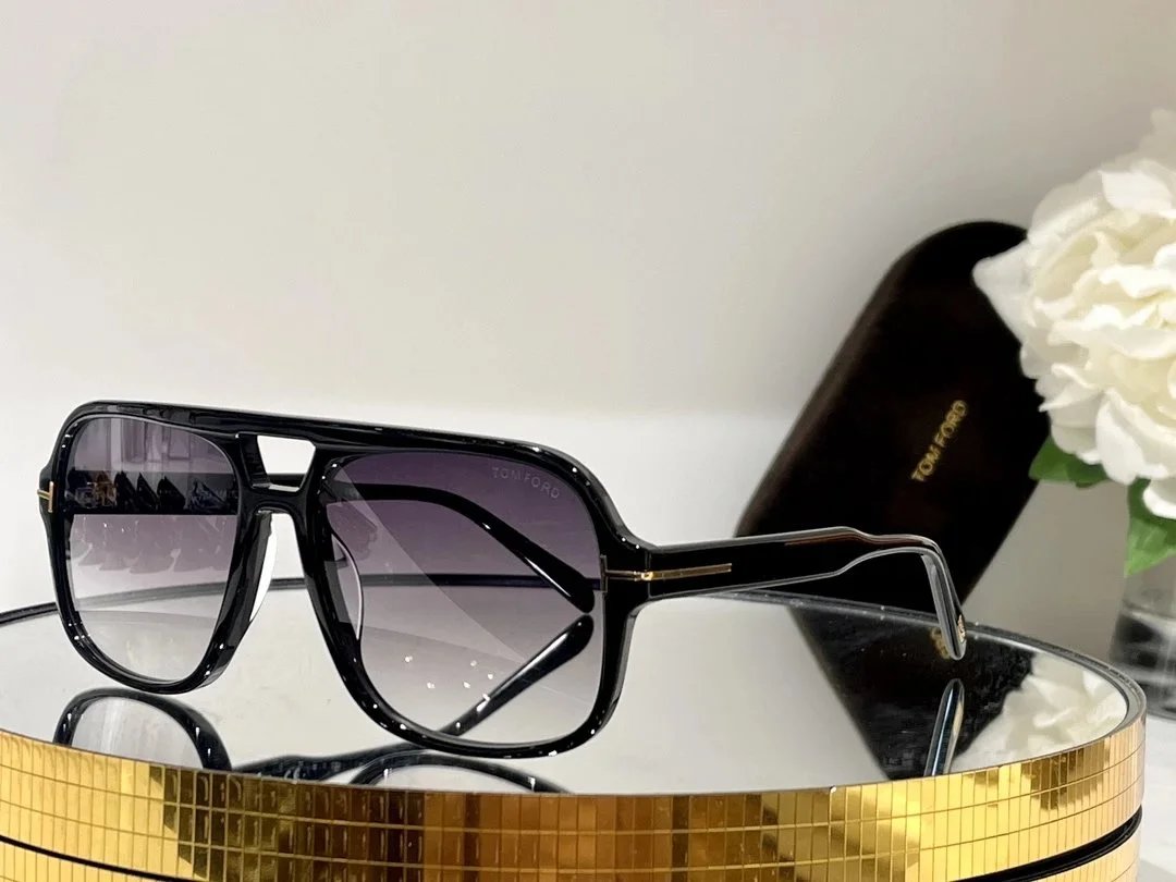 Tom Ford Eyewear Square aviator sunglasses with brow bar and T-logo temples image 14