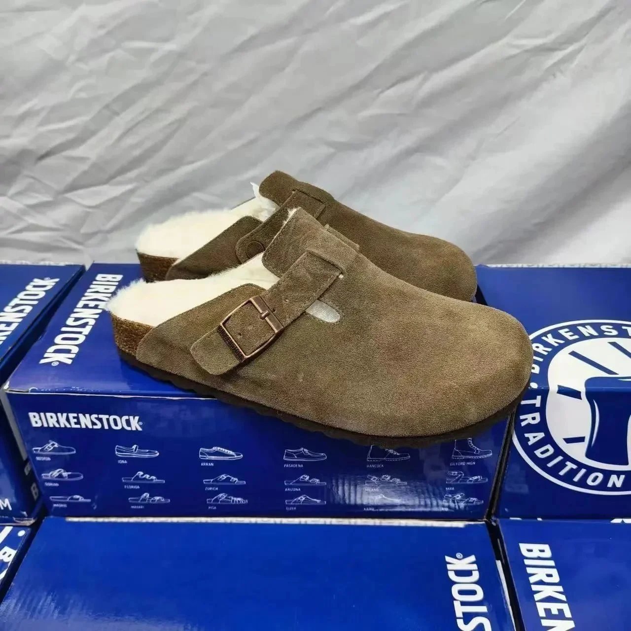 Birkenstock Birkenstock Boston Mules with Shearling Lining in Taupe Brown