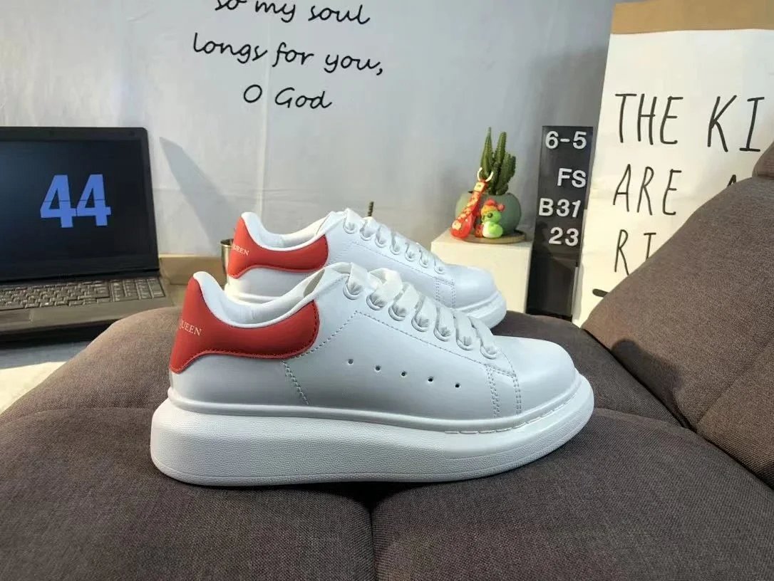 Alexander McQueen Oversized Sneaker White and Navy Chunky Sneakers product detail 2 in Litbuy spreadsheet finds