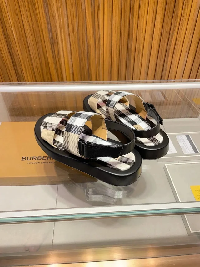 Burberry Sandals Check Cross-Strap product detail image 4