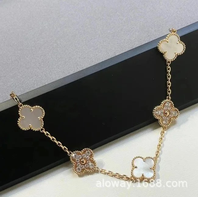 Van Cleef & Arpels Van Cleef & Arpels Alhambra Necklace in Rose Gold with White Mother-of-Pearl and Diamonds Gold