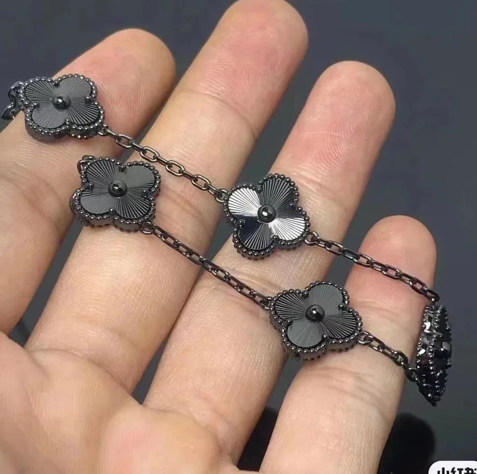 Van Cleef & Arpels Van Cleef & Arpels Alhambra Bracelet in Black Black