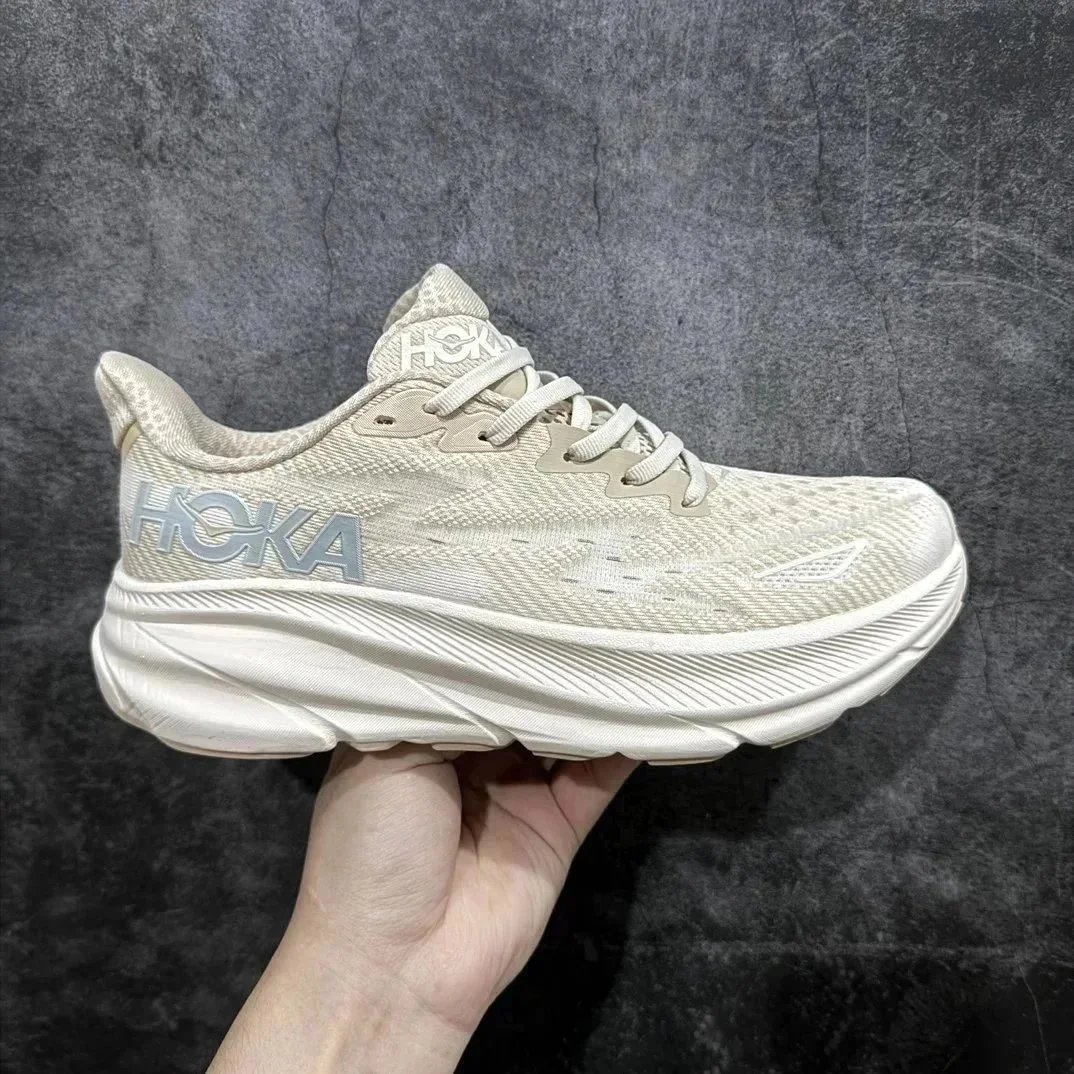 Hoka Clifton 9 Sneakers