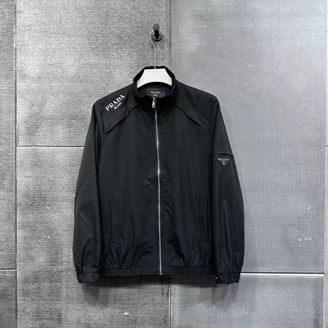 Prada Jackets Hooded Zip-Up Jacket with Triangle Logo Plaque product detail image 7