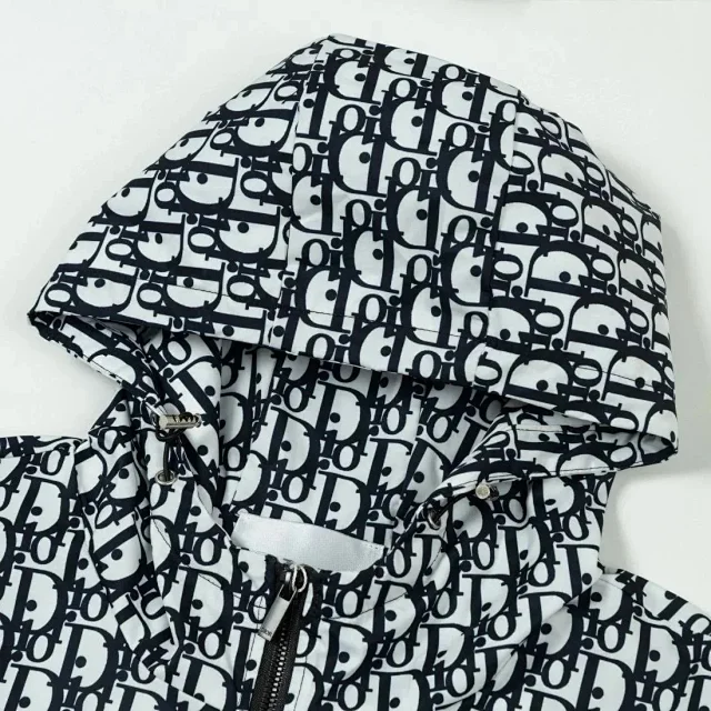 Louis Vuitton Jackets Hooded zip-front monogram product detail image 2