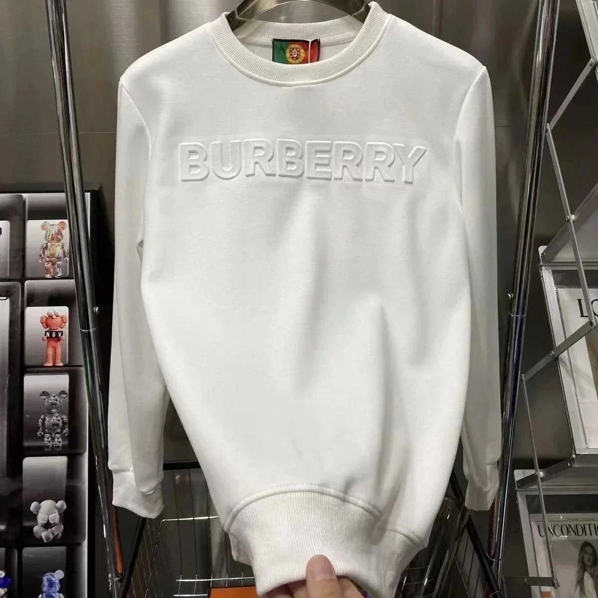 Burberry T-Shirts Short-sleeve logo graphic T-shirt — White 1 sweater