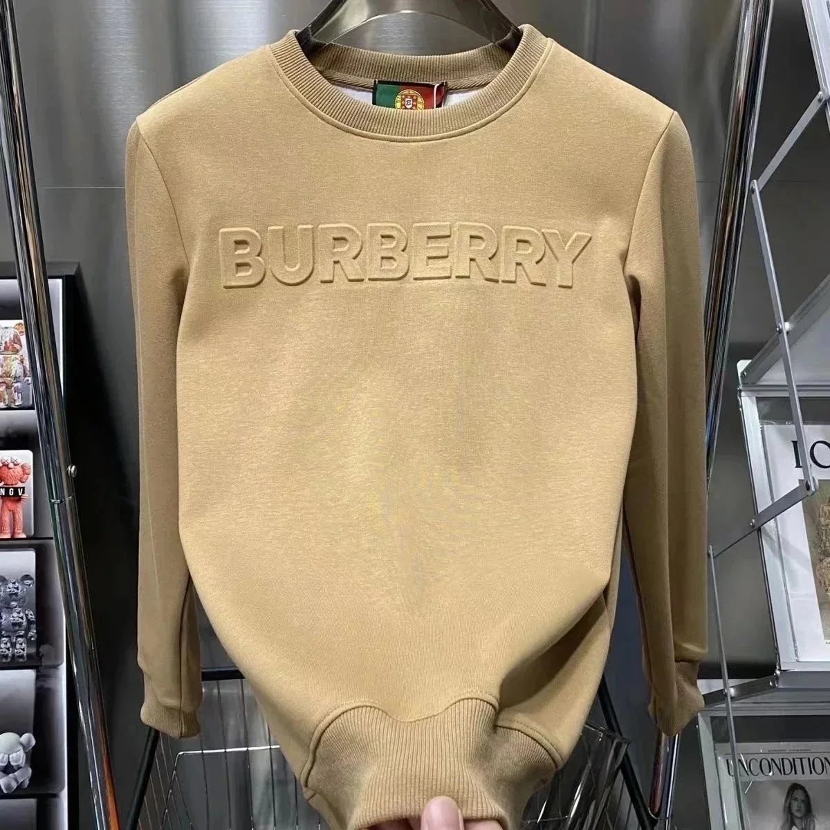 Burberry T-Shirts Short-sleeve logo graphic T-shirt — Khaki 1 Sweat