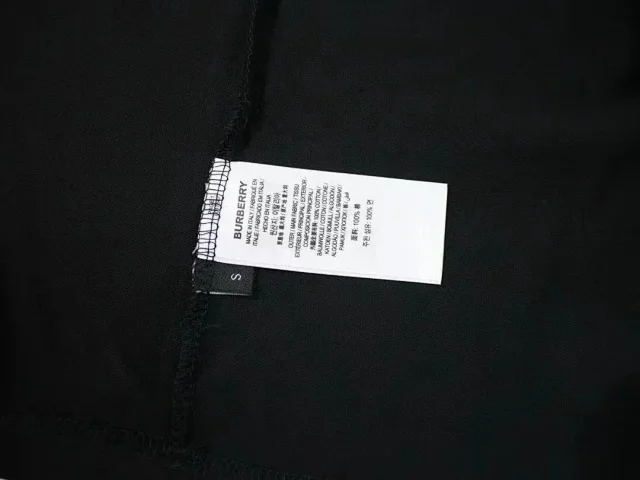Burberry T-Shirts Short-sleeve logo graphic T-shirt product detail image 4