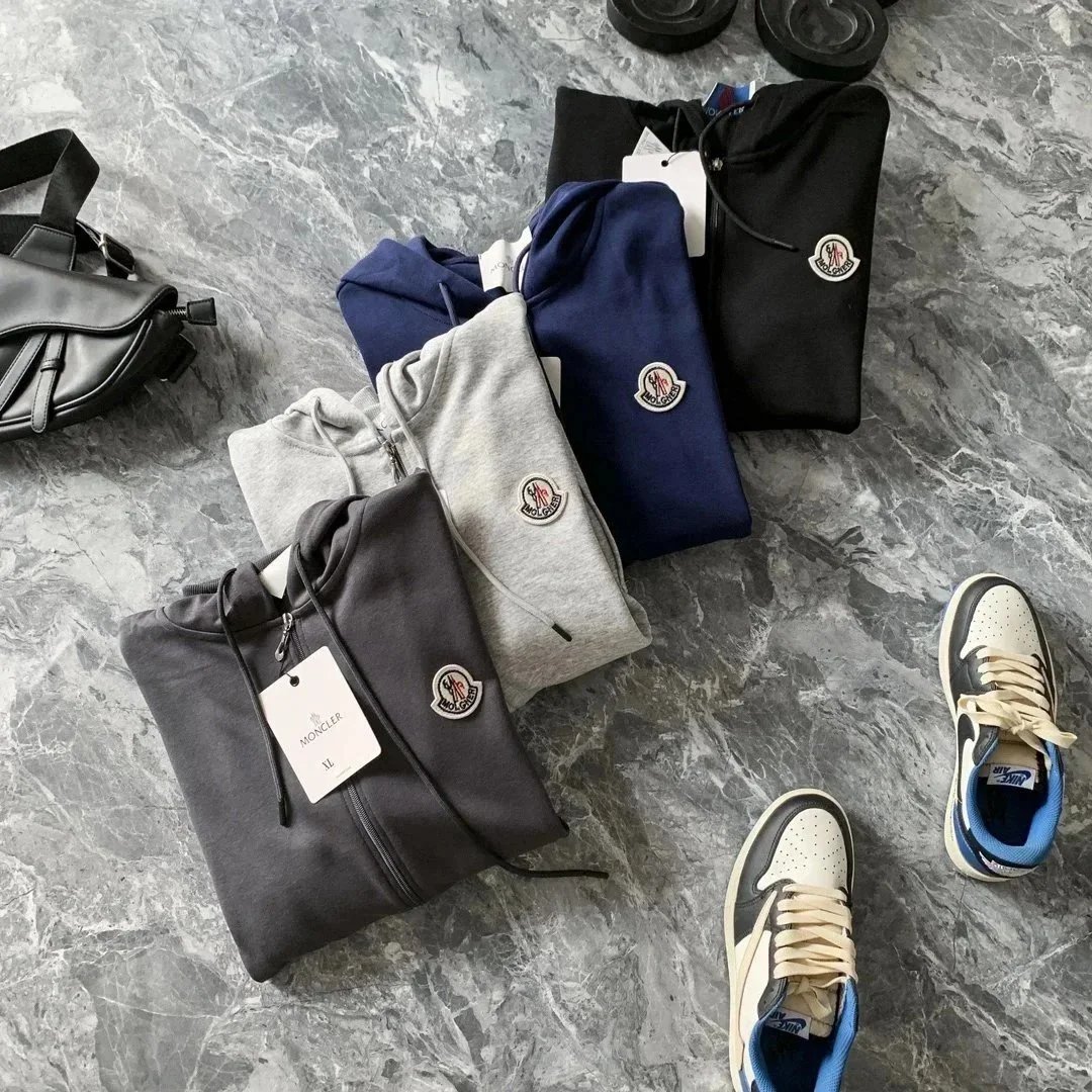 Moncler Logo-Embroidered Beige Sweat Shorts - 10
