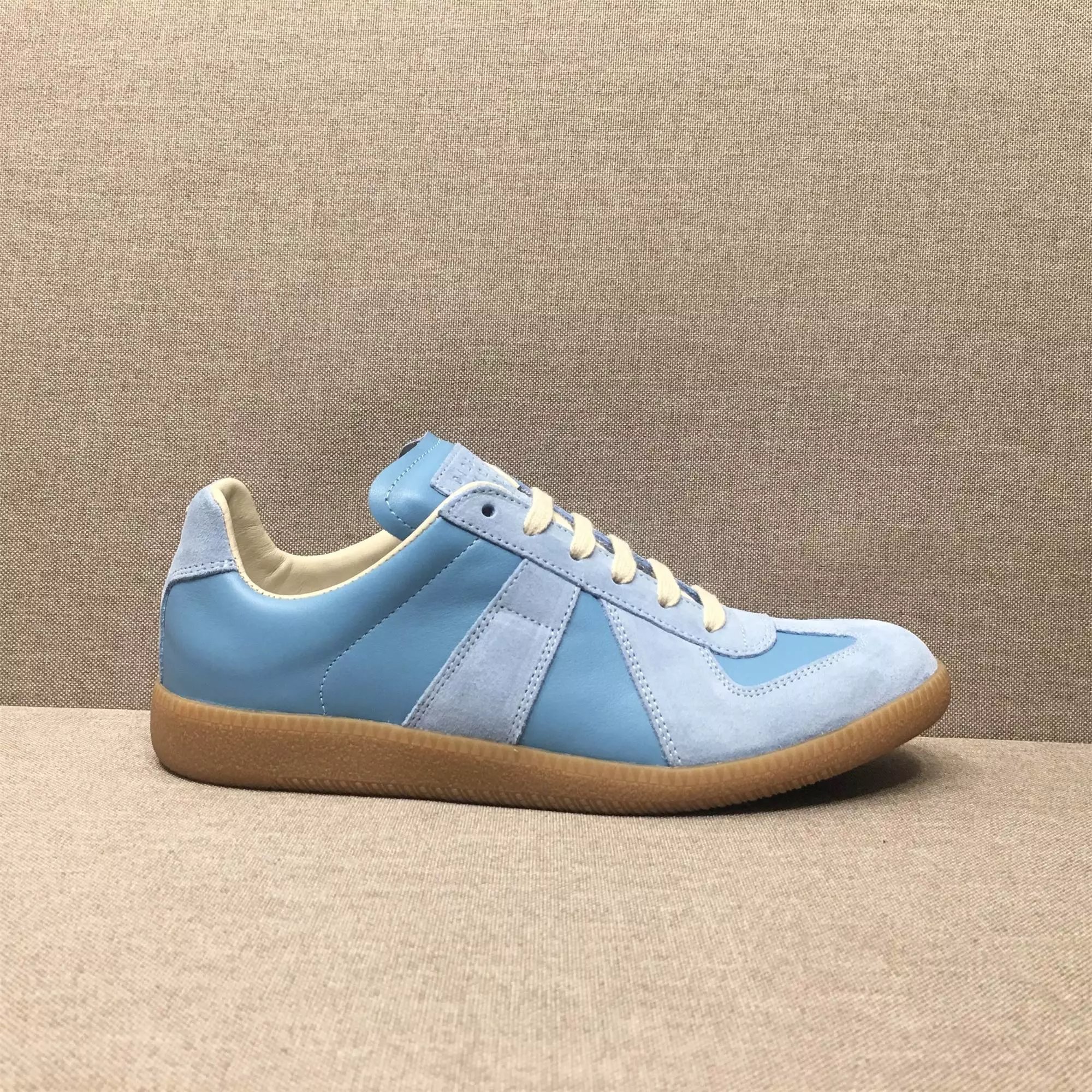 Light blue T6182