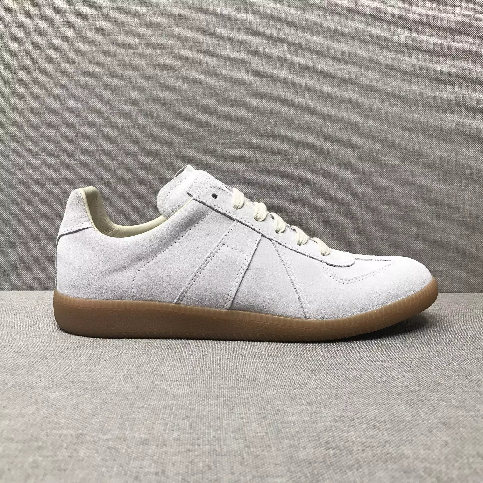 All suede white T8048