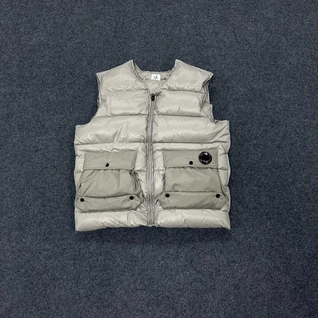 C.P. Company Vests Quilted Lens Pocket Puffer Vest product detail image 15