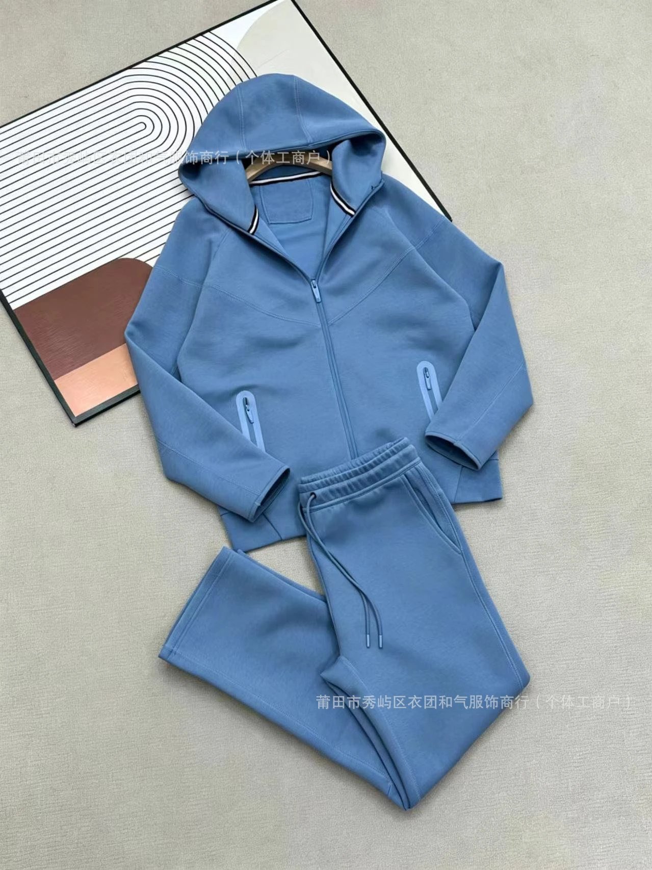 Set, Misty Blue