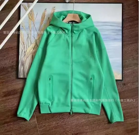 Top, Green
