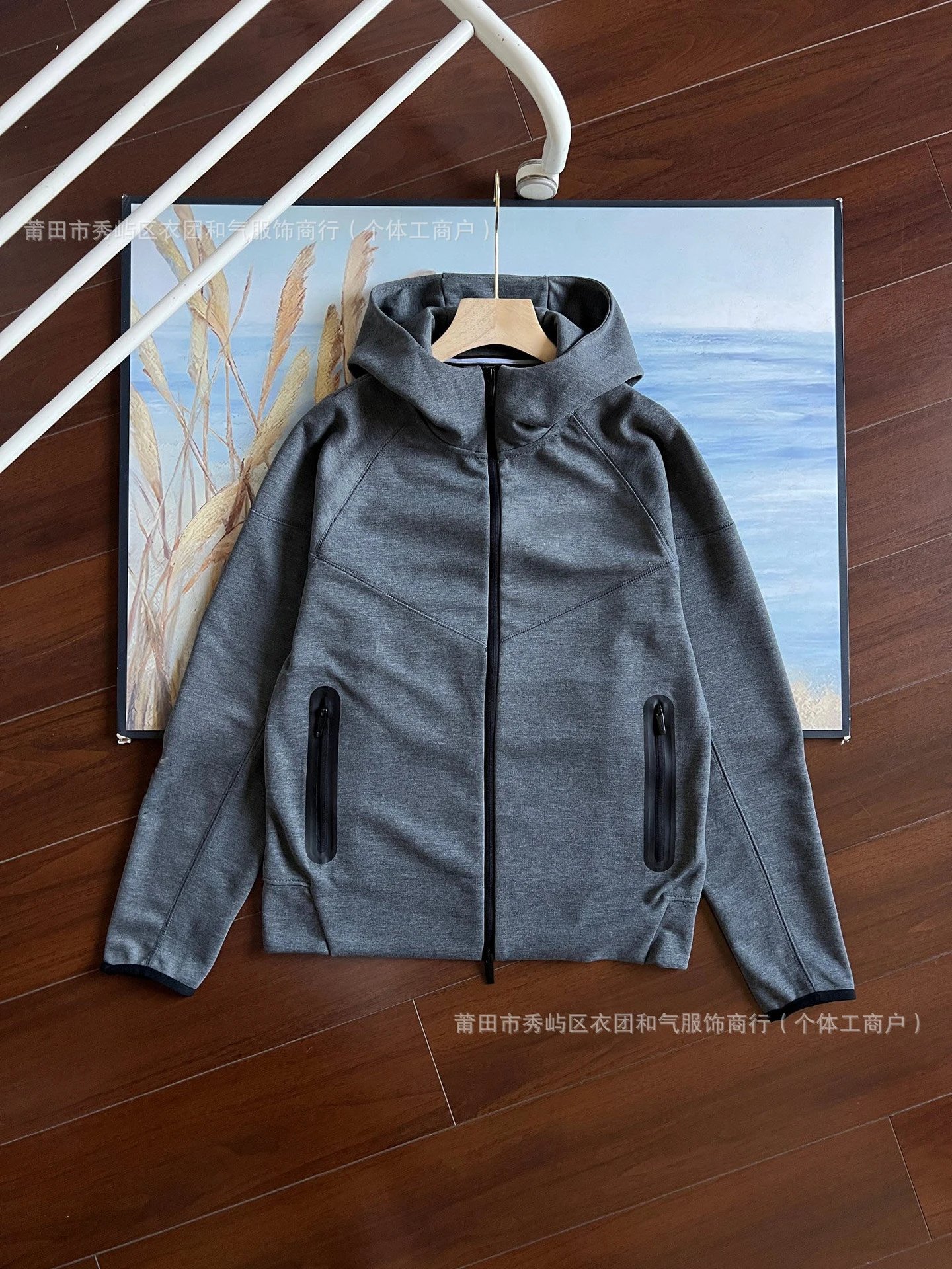 Top, Dark Gray