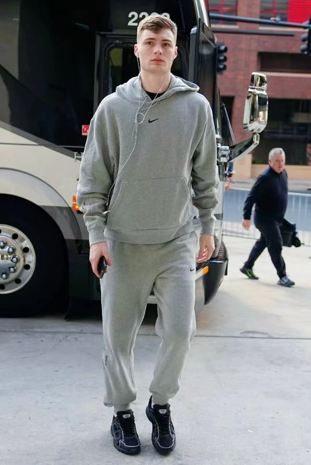 Hooded Sweatshirt Set with Reflective Swoosh Stripes photo 4