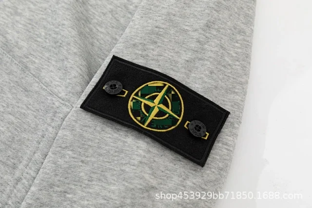 Stone Island Hoodies & Sweatshirts Zip-Up Hooded Sweatshirt with Sleeve Badge product detail image 23