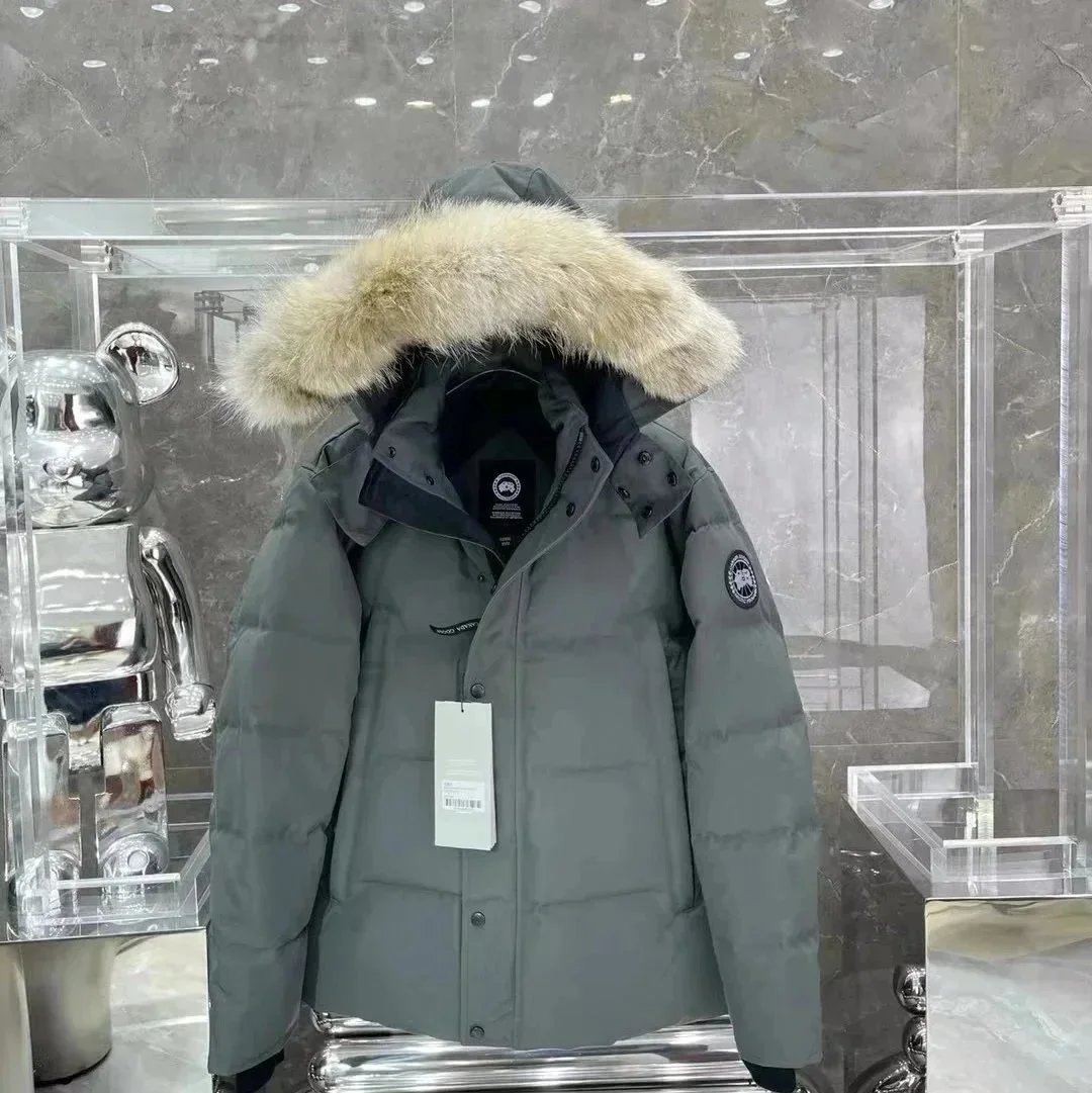Canada Goose 90% White Goose Down Jacket photo 3