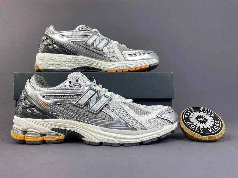 New Balance 1906R Sneakers [28